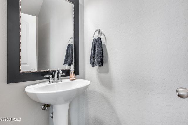 2035 E HEARTWOOD Lane, Phoenix, AZ 85022