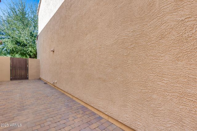 2035 E HEARTWOOD Lane, Phoenix, AZ 85022