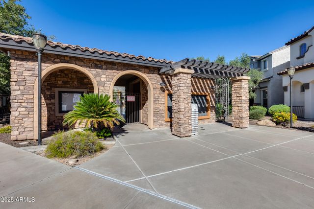 2035 E HEARTWOOD Lane, Phoenix, AZ 85022