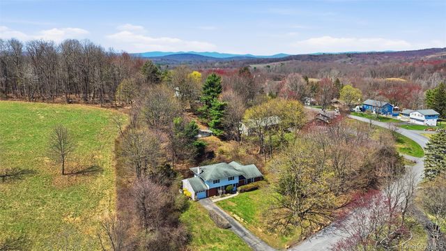 26 Lauretta Drive, Highland, NY 12528
