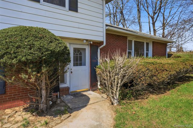 26 Lauretta Drive, Highland, NY 12528