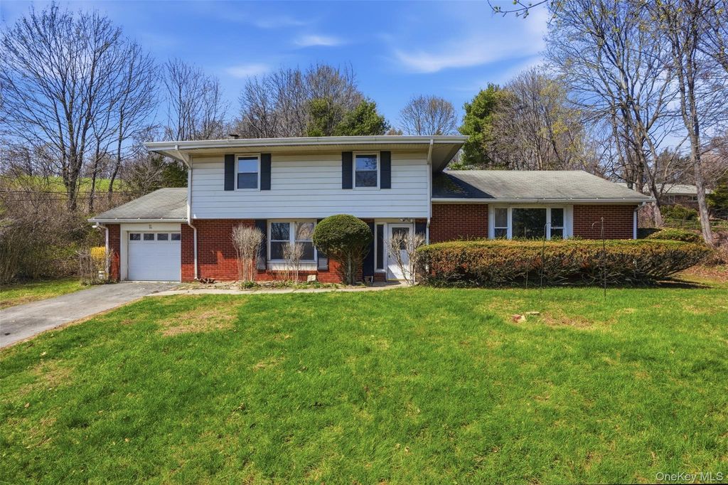 26 Lauretta Drive, Highland, NY 12528