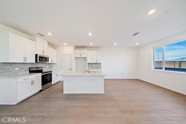 3560 S Eichler Paseo, Ontario, CA 91761