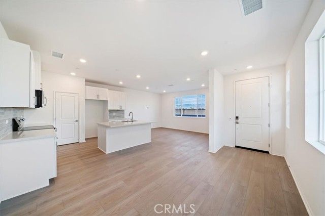 3560 S Eichler Paseo, Ontario, CA 91761