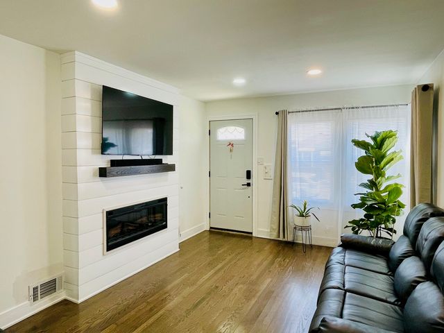5410 S Harding Avenue, Chicago, IL 60632