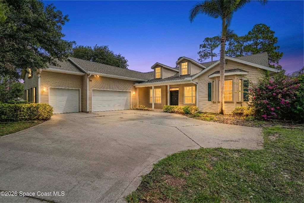 255 Brightwater Drive SE, Palm Bay, FL 32909