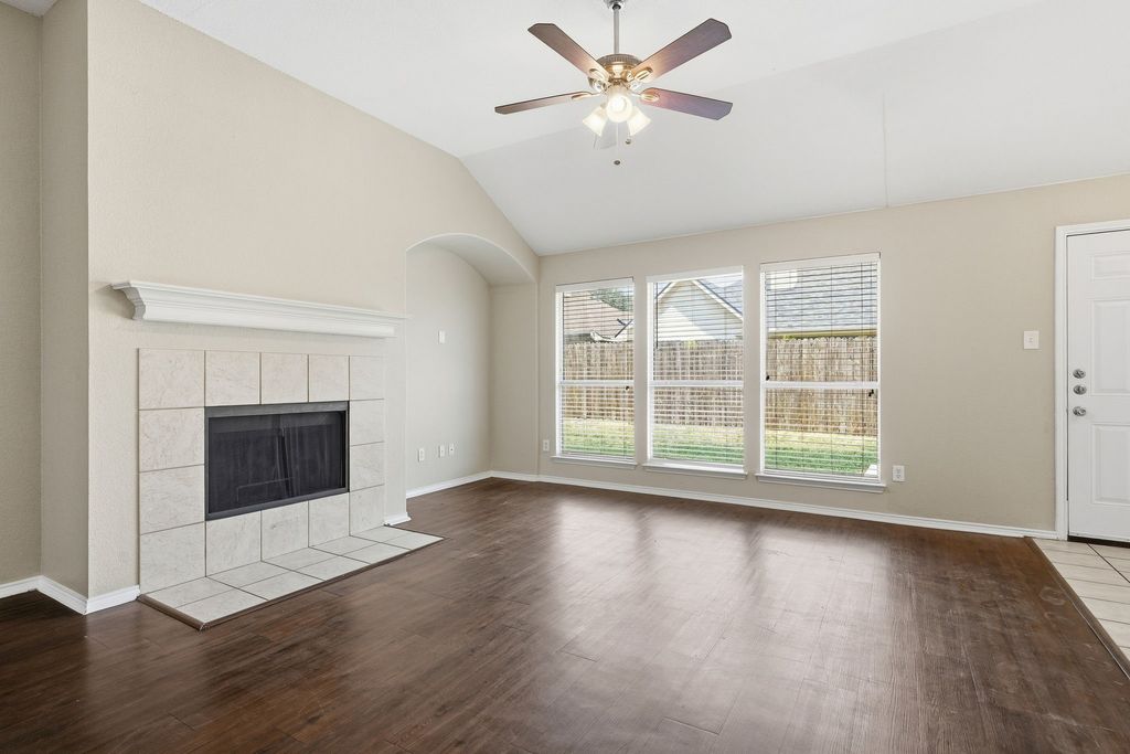 240 Cedar Crest Drive, Justin, TX 76247 — photo 5