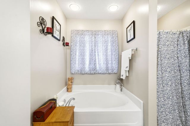 1931 Mural Ln, Murfreesboro, TN 37127