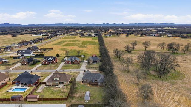 1931 Mural Ln, Murfreesboro, TN 37127