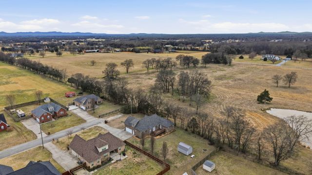 1931 Mural Ln, Murfreesboro, TN 37127