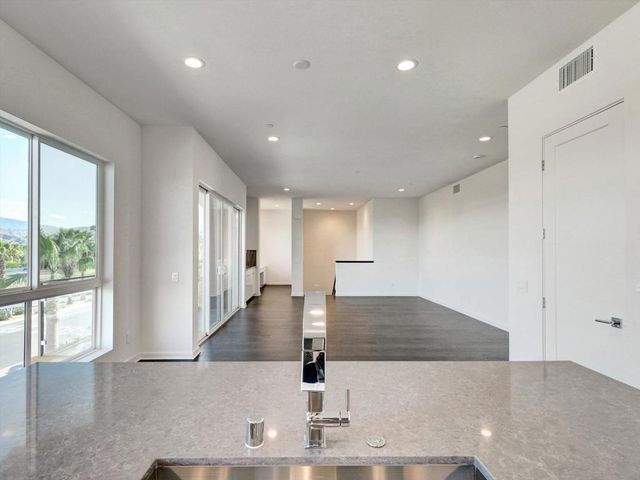 764 Obsidian Loop E, Palm Springs, CA 92264