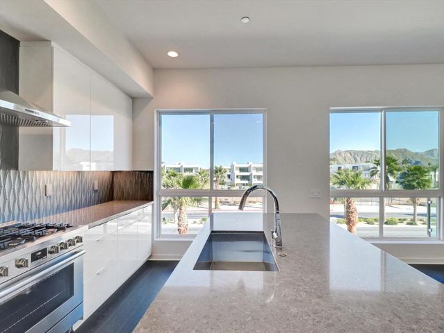 764 Obsidian Loop E, Palm Springs, CA 92264