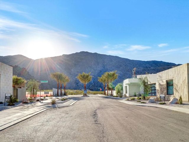 764 Obsidian Loop E, Palm Springs, CA 92264