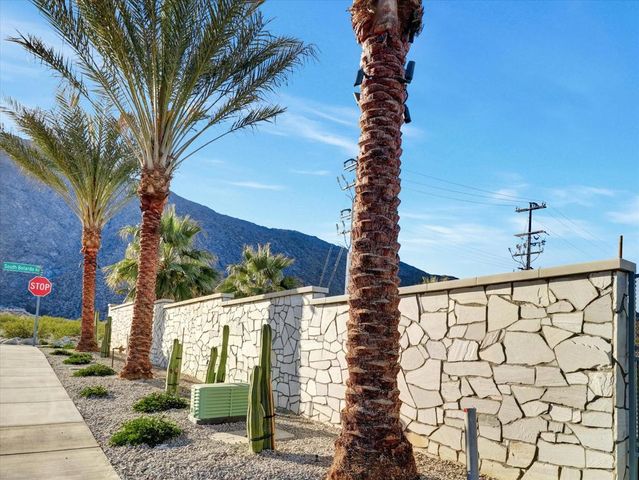 764 Obsidian Loop E, Palm Springs, CA 92264
