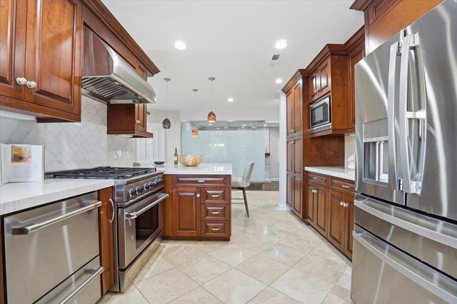 18874 Mount Cimarron Street, Fountain Valley, CA 92708