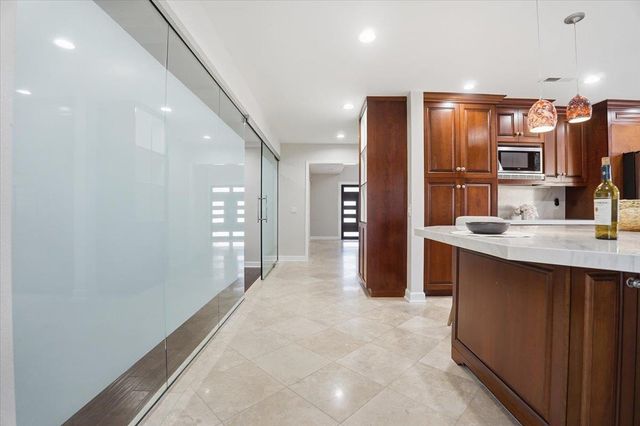 18874 Mount Cimarron Street, Fountain Valley, CA 92708