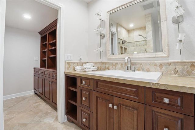 18874 Mount Cimarron Street, Fountain Valley, CA 92708