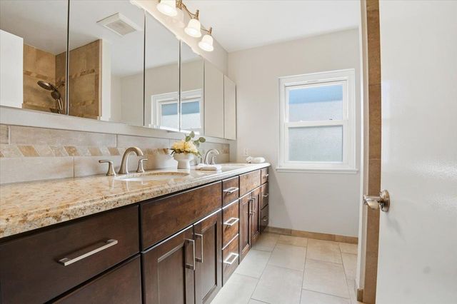 18874 Mount Cimarron Street, Fountain Valley, CA 92708