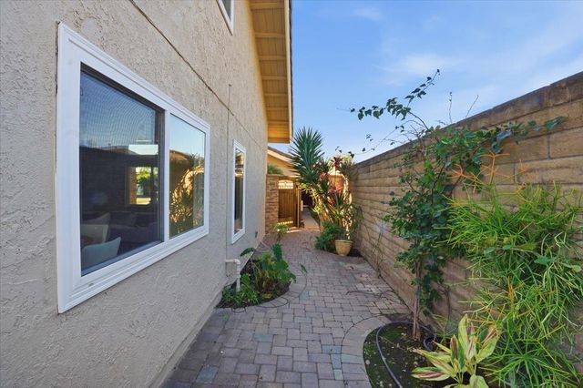 18874 Mount Cimarron Street, Fountain Valley, CA 92708