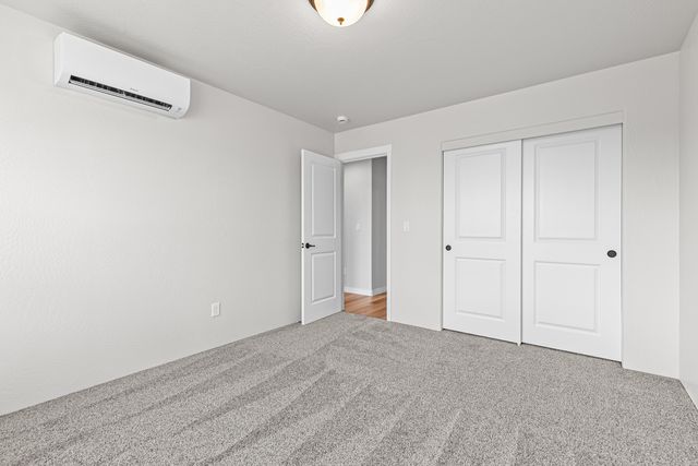 403 N DeAnjou Avenue, Eagle Point, OR 97524