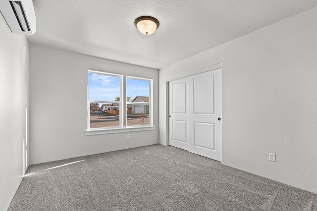 403 N DeAnjou Avenue, Eagle Point, OR 97524