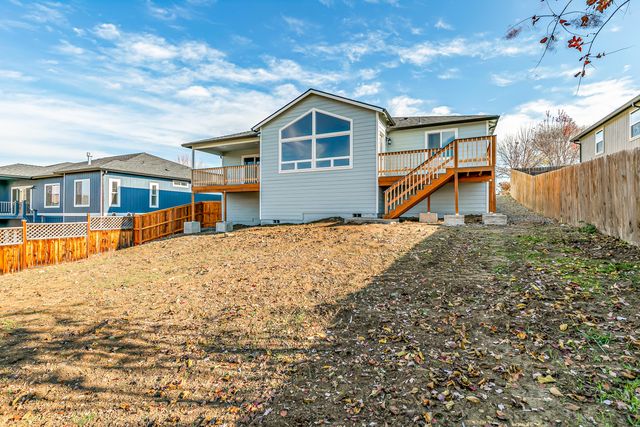 403 N DeAnjou Avenue, Eagle Point, OR 97524