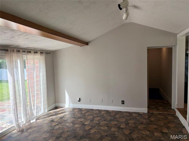 9360 Parkside Drive, Brentwood, MO 63144