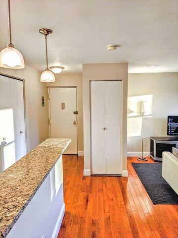 27 Bowdoin St 5A, Boston, MA 02114