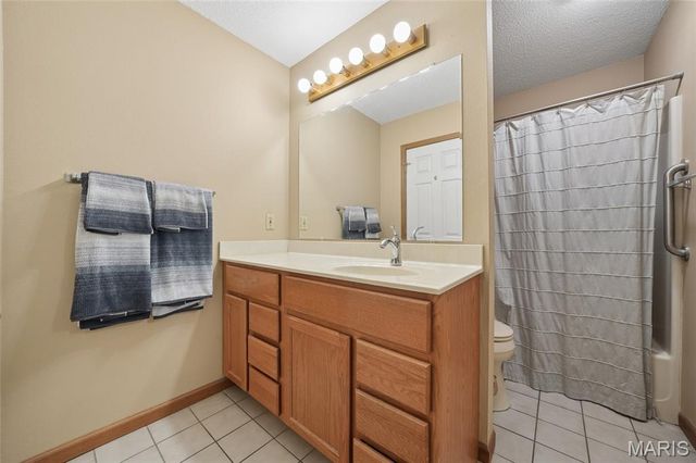 1121 Wild Plum Drive, St Peters, MO 63303