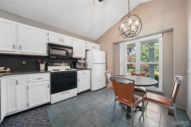 1121 Wild Plum Drive, St Peters, MO 63303