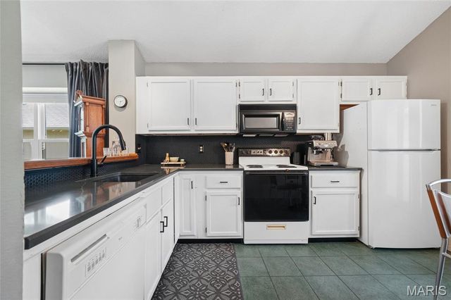 1121 Wild Plum Drive, St Peters, MO 63303