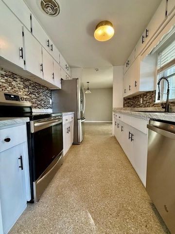 5300 18 STREET, Zephyrhills, FL 33542