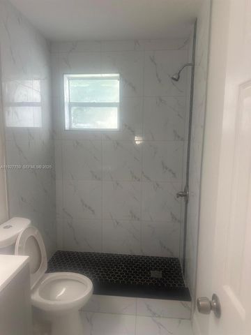 6750 Allen St, Hollywood, FL 33024