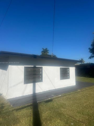 6750 Allen St, Hollywood, FL 33024