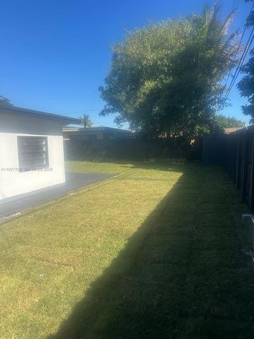 6750 Allen St, Hollywood, FL 33024