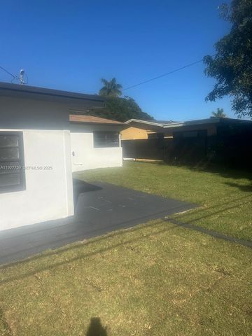 6750 Allen St, Hollywood, FL 33024