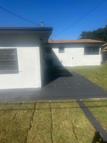 6750 Allen St, Hollywood, FL 33024