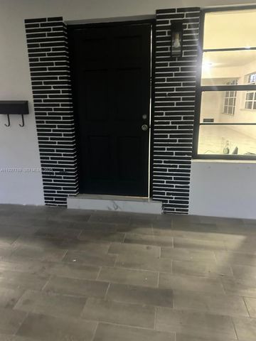 6750 Allen St, Hollywood, FL 33024