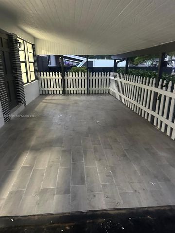 6750 Allen St, Hollywood, FL 33024