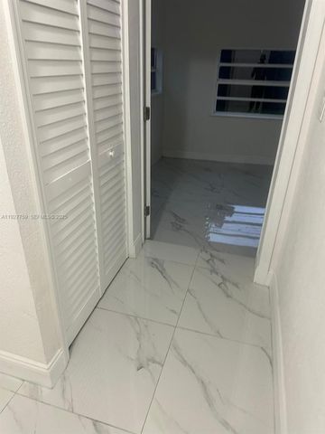 6750 Allen St, Hollywood, FL 33024