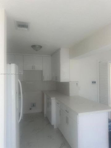 6750 Allen St, Hollywood, FL 33024