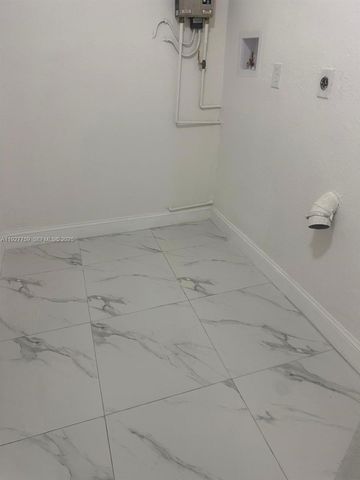 6750 Allen St, Hollywood, FL 33024