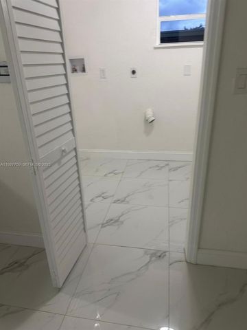 6750 Allen St, Hollywood, FL 33024