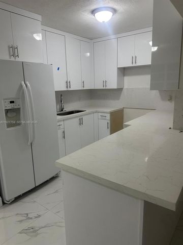 6750 Allen St, Hollywood, FL 33024