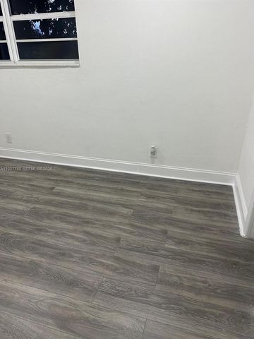 6750 Allen St, Hollywood, FL 33024