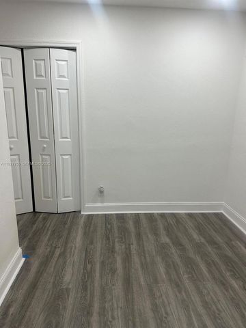 6750 Allen St, Hollywood, FL 33024