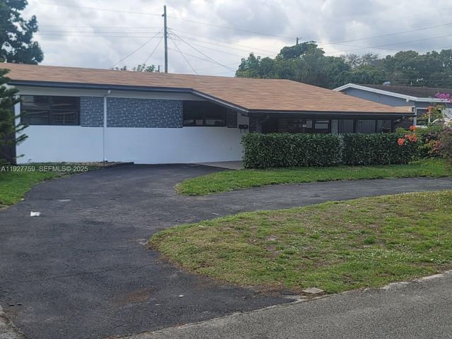 6750 Allen St, Hollywood, FL 33024