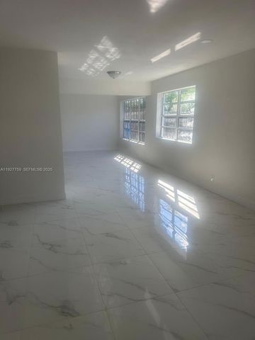 6750 Allen St, Hollywood, FL 33024