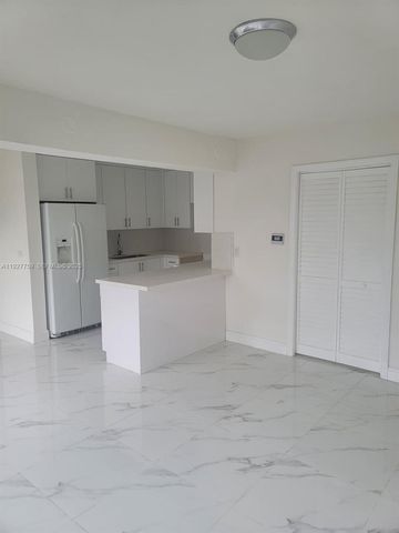 6750 Allen St, Hollywood, FL 33024