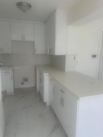 6750 Allen St, Hollywood, FL 33024